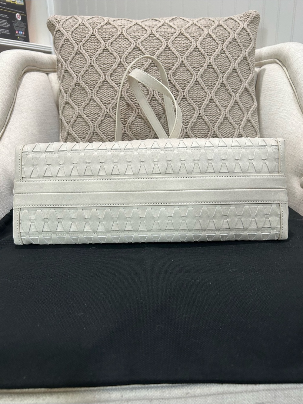 ✨ Authentic Songmont Lattice Shellseeker Bag - Cloud ( Off White) Retail $610 ✨ - Picture 4 of 15